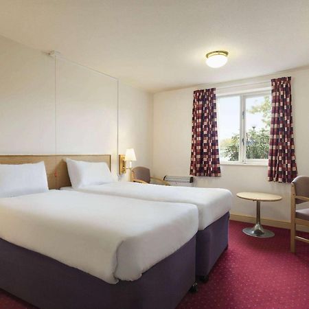 Days Inn Tewkesbury Strensham Extérieur photo