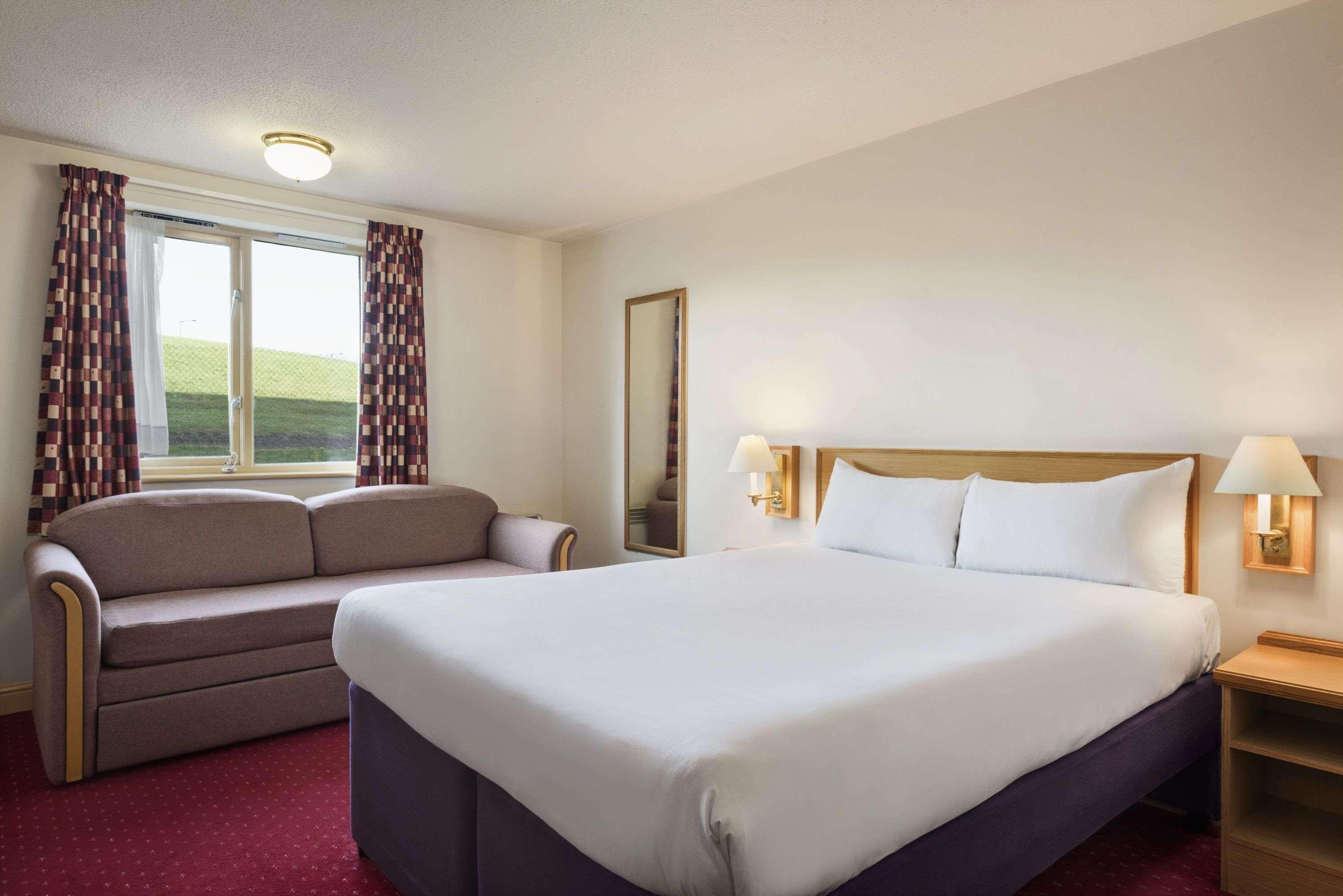 Days Inn Tewkesbury Strensham Extérieur photo