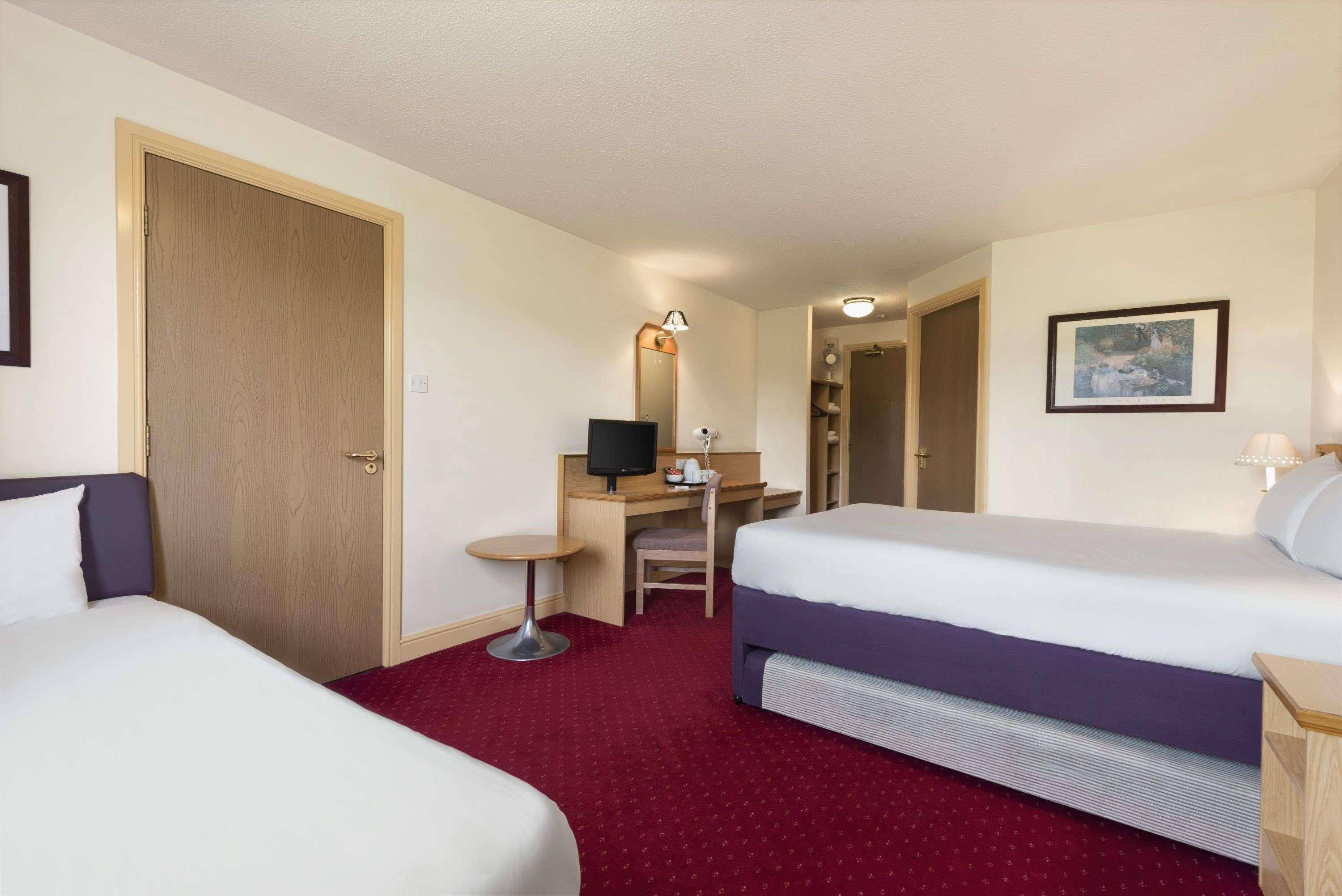 Days Inn Tewkesbury Strensham Extérieur photo