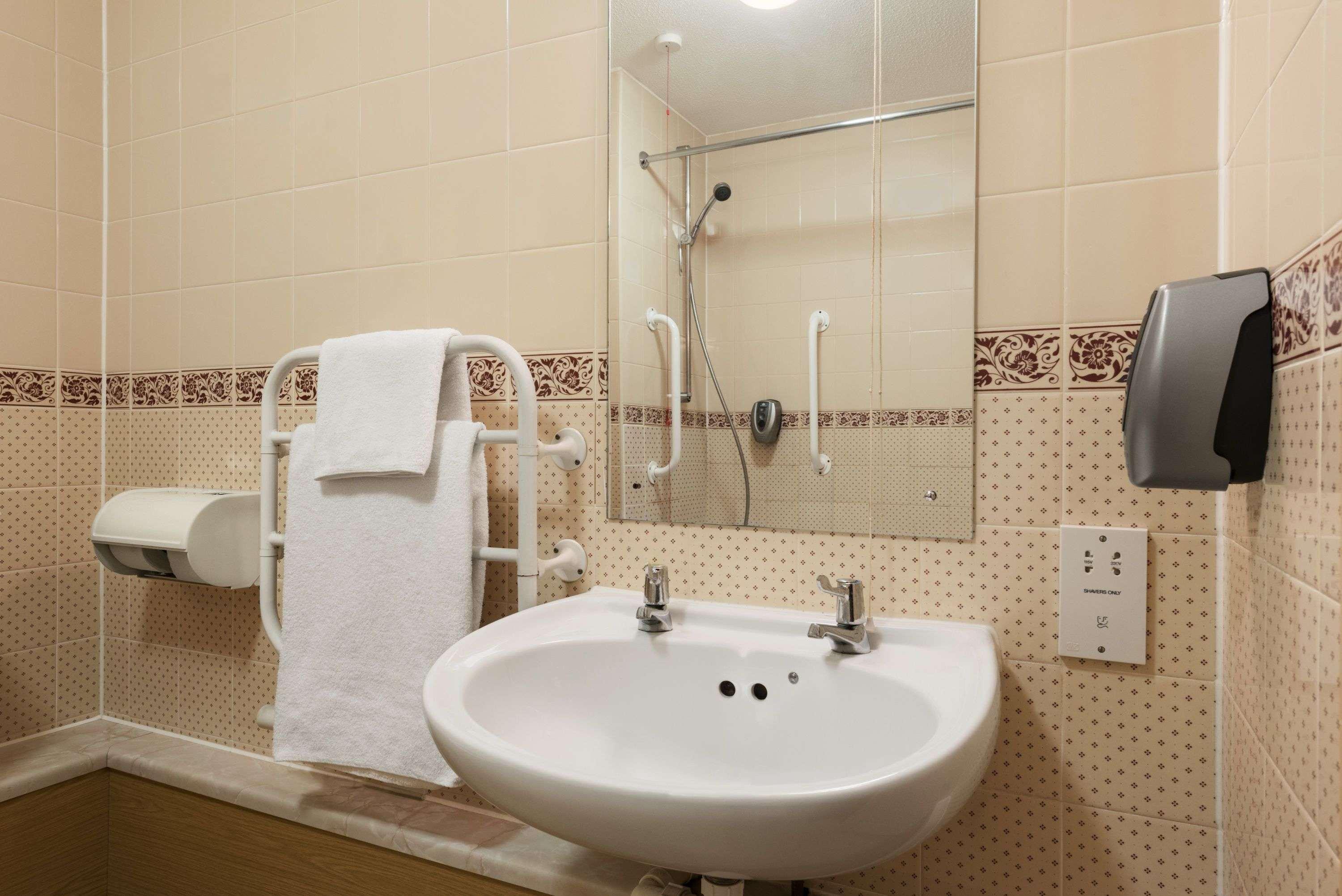 Days Inn Tewkesbury Strensham Extérieur photo