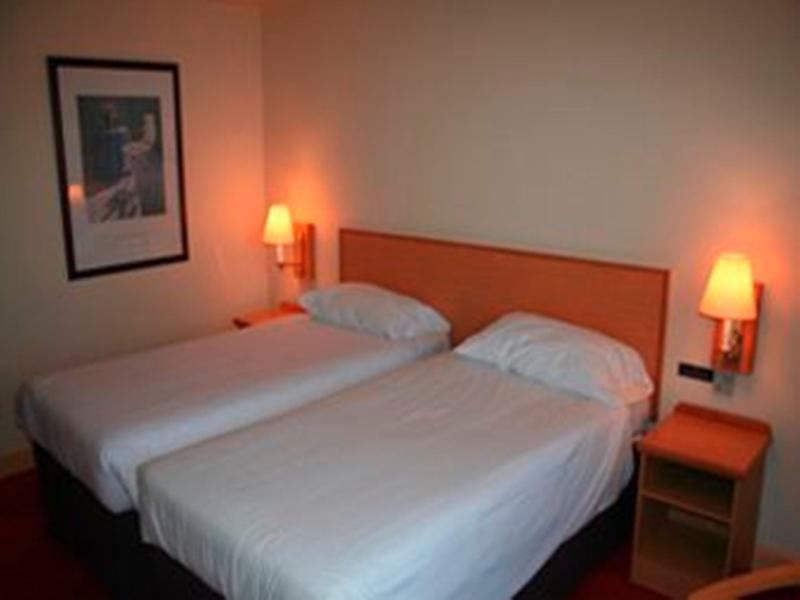 Days Inn Tewkesbury Strensham Extérieur photo