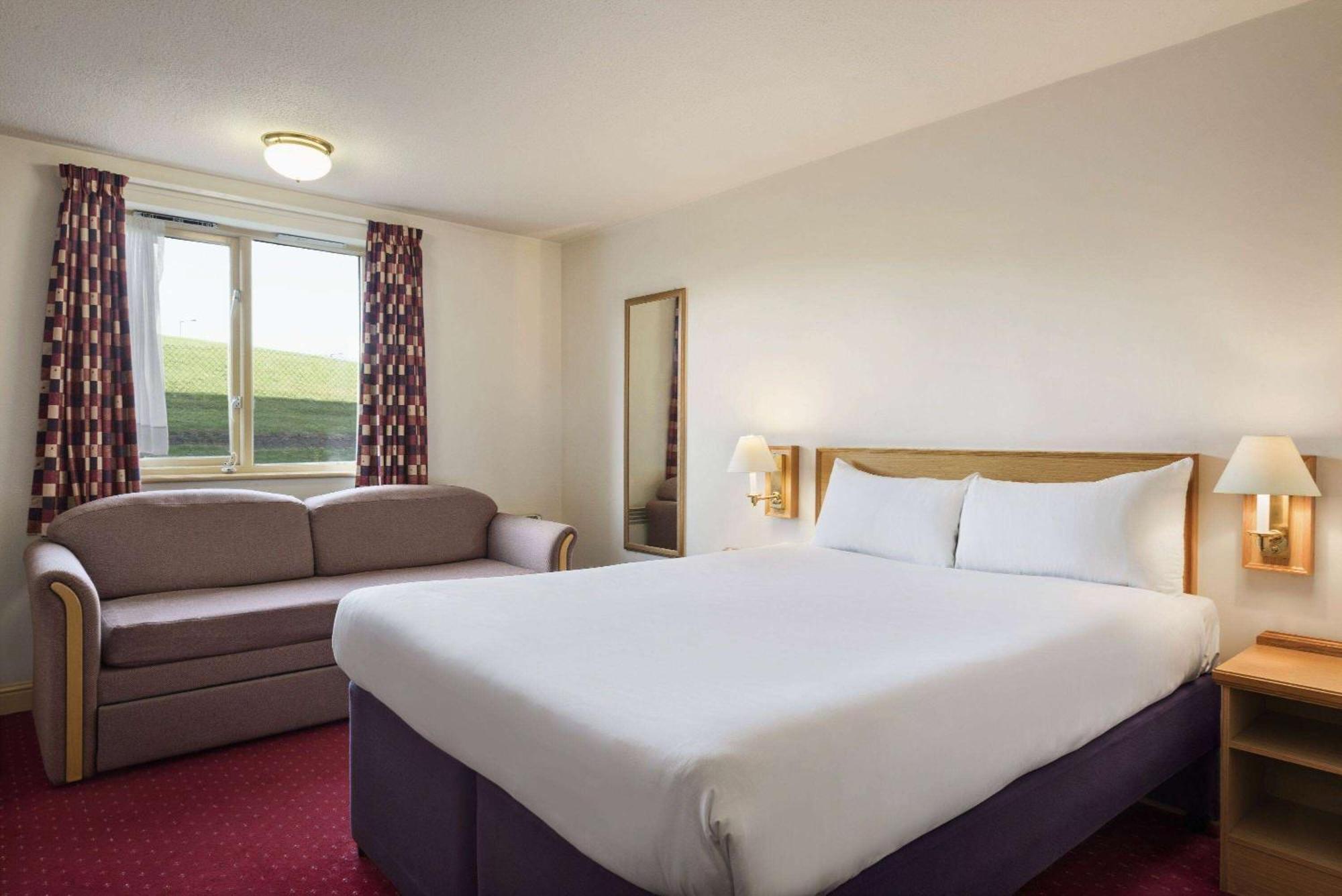 Days Inn Tewkesbury Strensham Extérieur photo