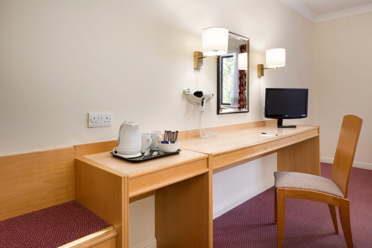 Days Inn Tewkesbury Strensham Extérieur photo